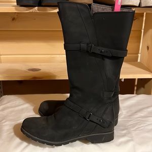 Womens tall black Teva boots, size 7